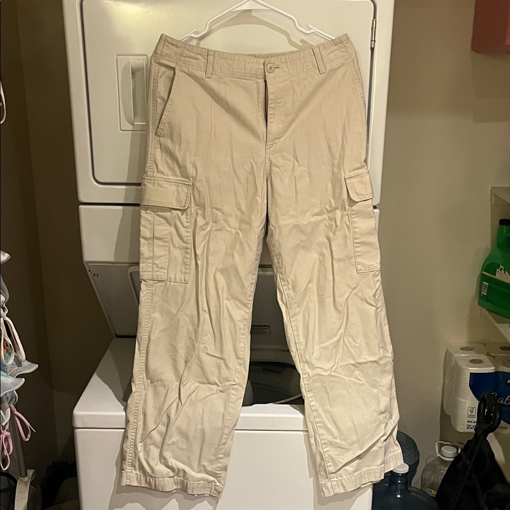 Uniqlo Women's Beige Cargo Pants